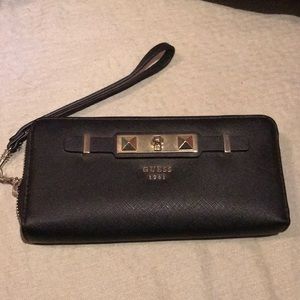 Great Condition Guess Wallet Clutch Wristlet